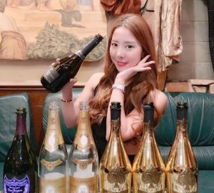 エンリケ【小川えり】名古屋でなぜ人気?昔の写真(整形前)ヤバ